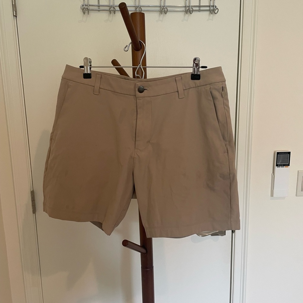 Lululemon commission shorts khaki size 33